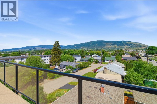 Primary Bedroom - 3106 16th Avenue, Vernon, BC V1T5G7 Photo 5
