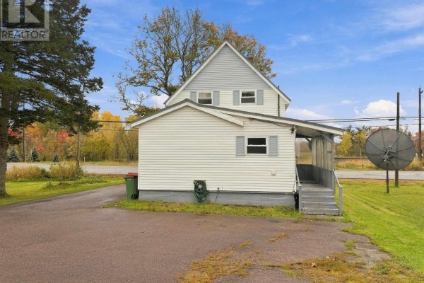 Living room - 3106 Highway 302, Maccan, NS B0L1B0 Photo 5