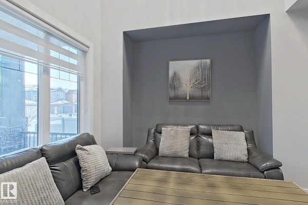 Family room - 3107 13 Av Nw, Edmonton, AB T6T0Z3 Photo 4