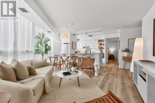 Living room - 311 - 30 Grand Trunk Crescent, Toronto, ON M5J3A4 Photo 2