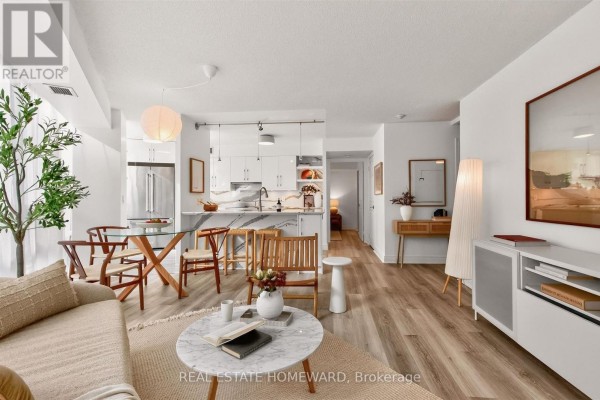 Kitchen - 311 - 30 Grand Trunk Crescent, Toronto, ON M5J3A4 Photo 3