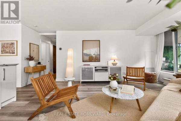 Bedroom - 311 - 30 Grand Trunk Crescent, Toronto, ON M5J3A4 Photo 4