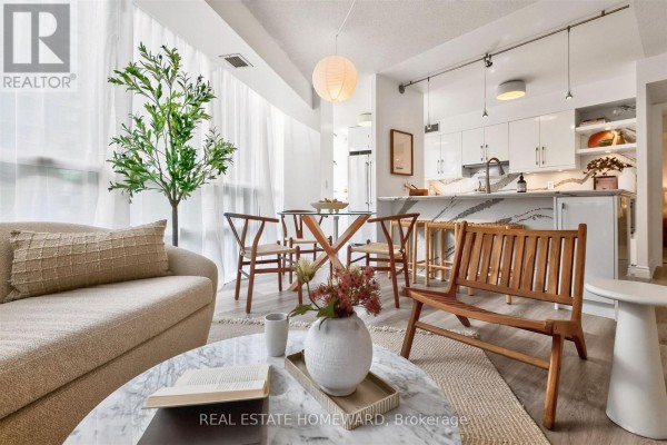 Bedroom 2 - 311 - 30 Grand Trunk Crescent, Toronto, ON M5J3A4 Photo 5
