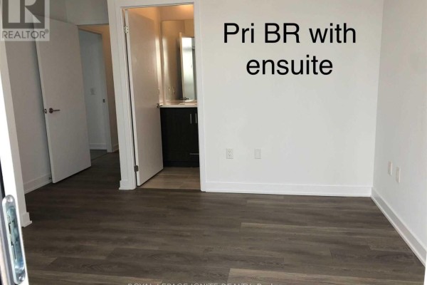 Primary Bedroom - 311 - 38 Honeycrisp Crescent, Vaughan, ON L4K0M8 Photo 4