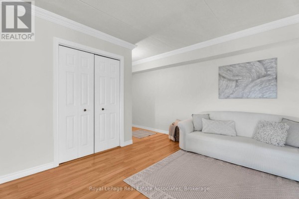 Bedroom - 311 - 4003 Kilmer Drive, Burlington, ON L7M4M1 Photo 4