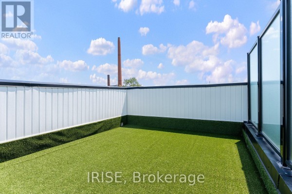 311 - 485 Logan Avenue S, Toronto, ON M4M2P5 Photo 4