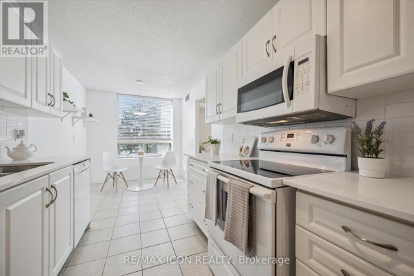 311 - 55 Blue Springs Drive, Waterloo, ON N2J4T3 Photo 3