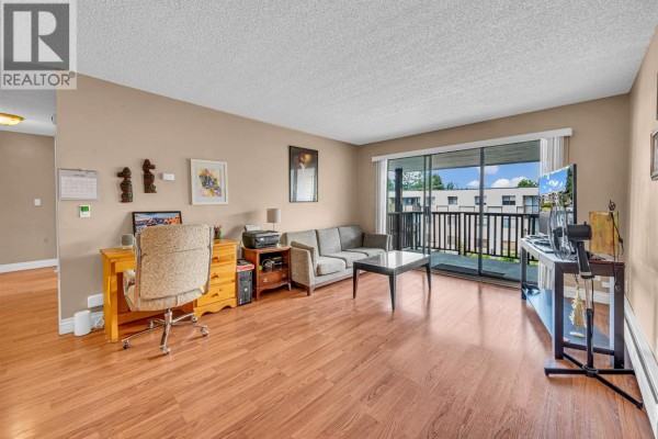 311 12170 222 Street, Maple Ridge, BC V2X8H1 Photo 2