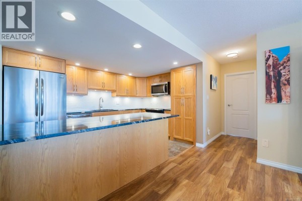 Primary Bedroom - 311 158 Promenade Dr, Nanaimo, BC V9R6M7 Photo 4