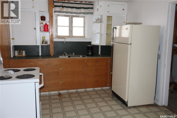 311 2nd Avenue W, Assiniboia, SK, photo 3