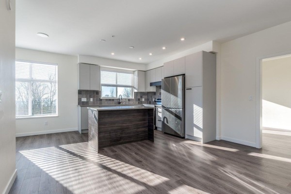 311 33920 Best Avenue, Mission, BC V2V0L9 Photo 3