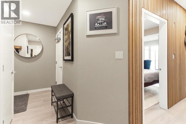 311 38033 Second Avenue, Squamish, BC V8B0C4 Photo 3