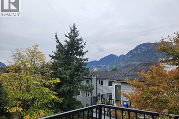 311 40180 Willow Crescent, Squamish, BC V8B0M3 Photo 2