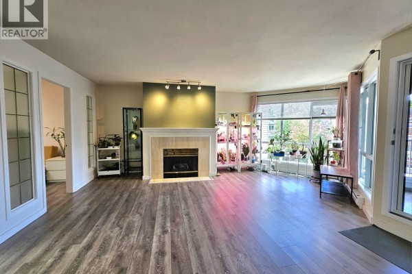 311 7437 Moffatt Road, Richmond