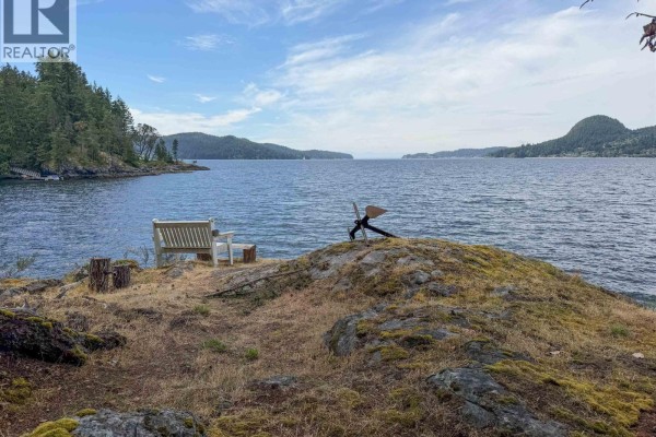 311 Arthur Road, Gambier Island, BC V0N1V0 Photo 3