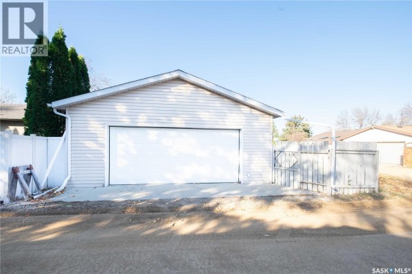 Primary Bedroom - 311 Black Drive, Regina, SK S4X2Z6 Photo 3