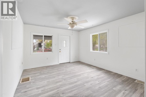 Living room - 311 Conrad Street, Sarnia, ON N7T3K4 Photo 5