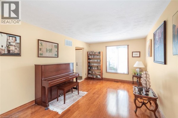4pc Bathroom - 311 Hemlock Avenue, Stoney Creek, ON L8E4J9 Photo 5