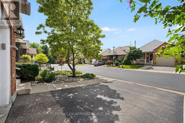 Family room - 311 Malick Street, Milton, ON L9T5X4 Photo 4