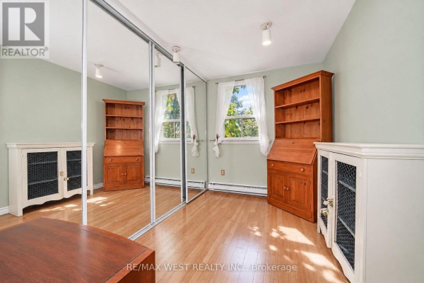 311 Wellesley Street E, Toronto, ON M4X1H2 Photo 5