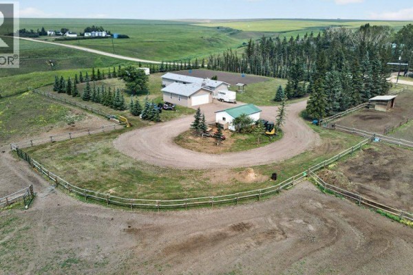 Dining room - 311038 222, Rural Kneehill County, AB T0M2A0 Photo 2