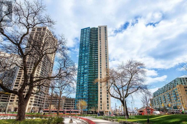 Living room - 3111 - 77 Harbour Square, Toronto, ON M5J2S2 Photo 2