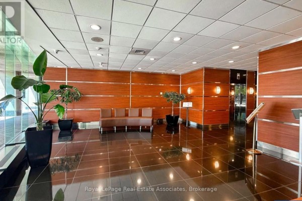 Bathroom - 3111 - 77 Harbour Square, Toronto, ON M5J2S2 Photo 5