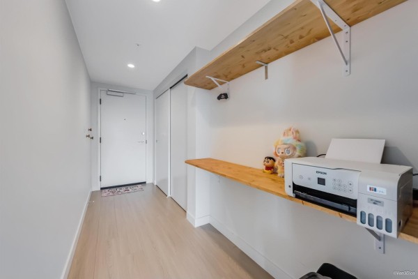3112 13745 George Junction, Surrey, BC V3T0V8 Photo 4
