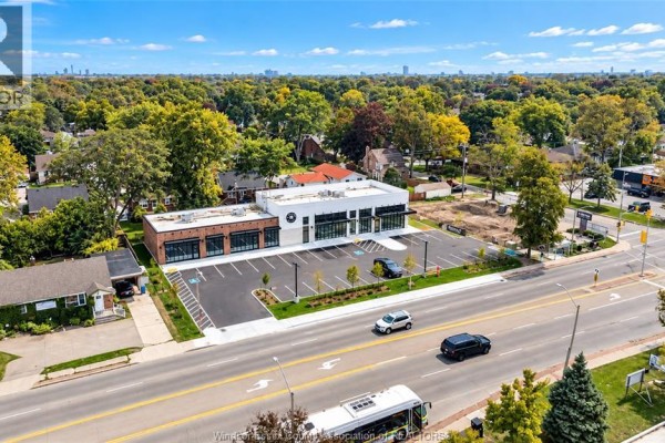 Commercial for rent at 3113 Dougall Unit# 1, Windsor, ON - MLS® Cai3GW