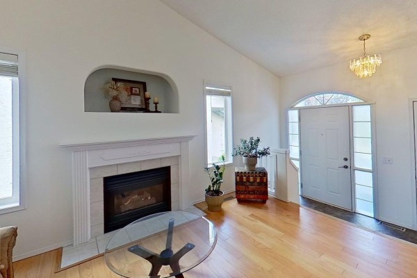 Family room - 3115 135 Av Nw, Edmonton, AB T5A5E3 Photo 4