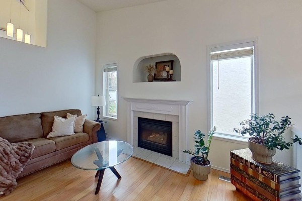 Primary Bedroom - 3115 135 Av Nw, Edmonton, AB T5A5E3 Photo 5