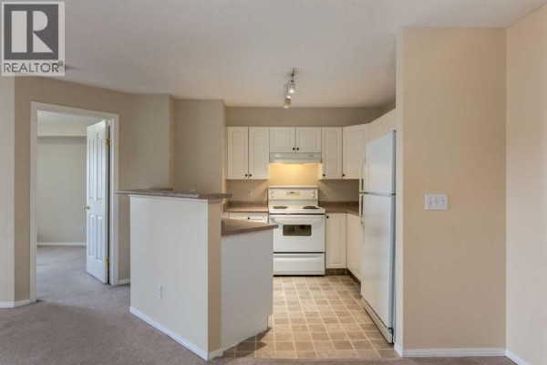 Primary Bedroom - 312, 1000 Citadel Meadow Point Nw, Calgary, AB T3G5N5 Photo 5