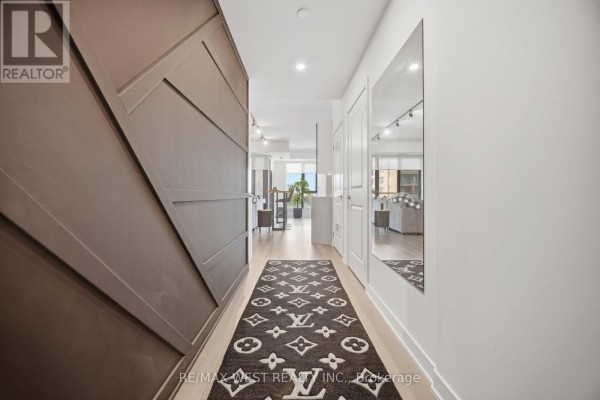 312 - 120 Eagle Rock Way, Vaughan, ON L6A5C2 Photo 5