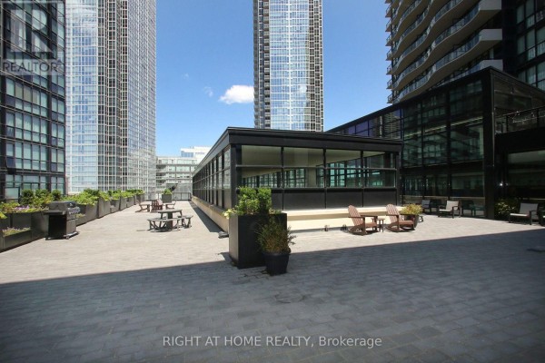 312 - 2910 Highway No, 7 Road W, Vaughan, ON, photo 2