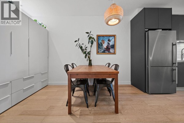312 1647 E Pender Street, Vancouver, BC V5L1W2 Photo 2