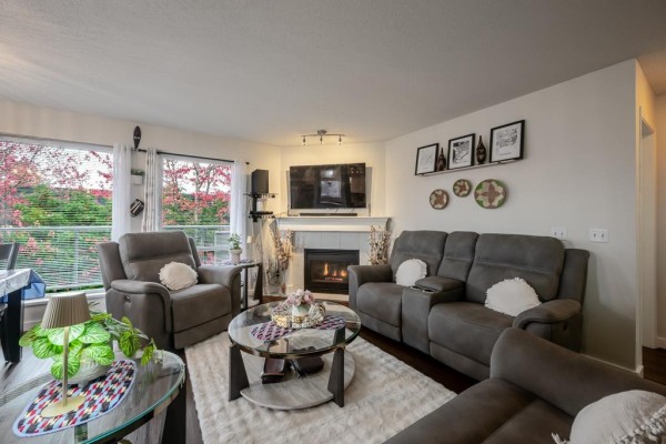312 33738 King Road, Abbotsford, BC V2S8J5 Photo 2