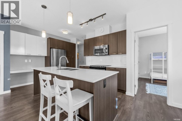 312 617 Smith Avenue, Coquitlam, BC V3J0C3 Photo 4