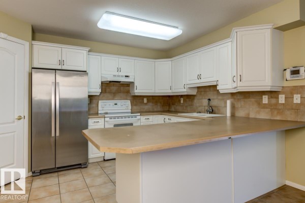 Kitchen - #312 8942 156 Street Nw, Edmonton, AB T5R5Z5 Photo 3