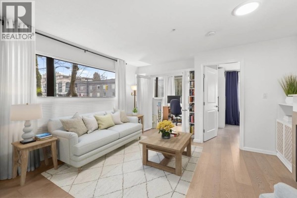 312 997 W 22nd Avenue, Vancouver