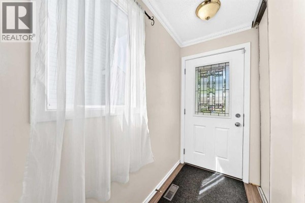 Dining room - 312 Falton Drive Ne, Calgary, AB T3J2X1 Photo 2