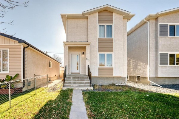 312 Kilbride Avenue, Winnipeg