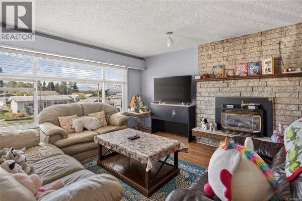 Living room - 3121 11th Ave, Port Alberni, BC V9Y4Y4 Photo 5
