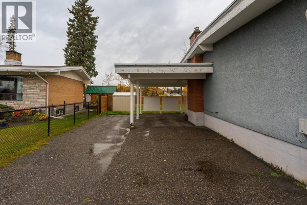 Living room - 3121 Nechako Drive, Prince George, BC V2M3B2 Photo 3