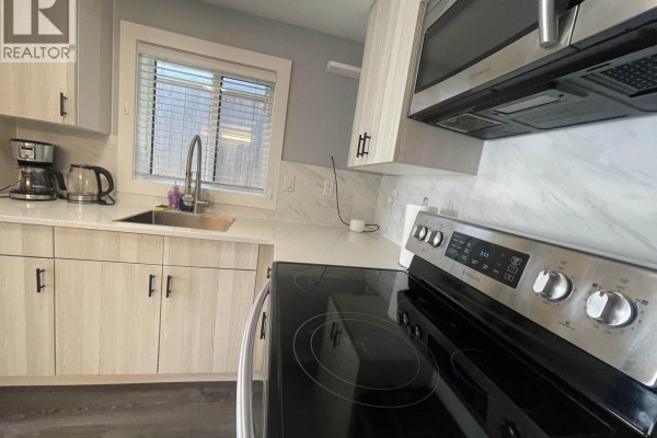 3124 Graveley Street, Vancouver, BC V3T1A8 Photo 2