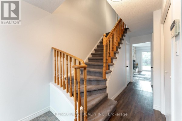 Eating area - 3126 Augusta Drive, Mississauga, ON L5N5E2 Photo 4