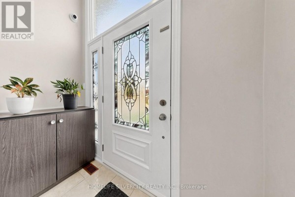 3126 Redbank Crescent, Mississauga, ON L4T1V1 Photo 5