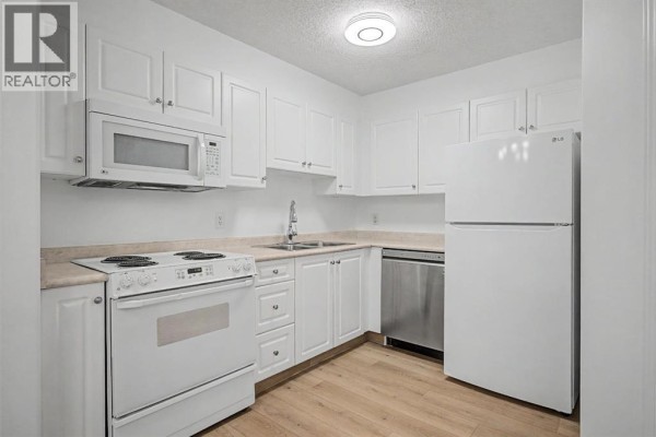 Den - 3129, 6818 Pinecliff Grove Ne, Calgary, AB T1Y7L2 Photo 5