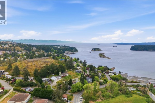 3129 Departure Bay Rd, Nanaimo, BC, photo 3