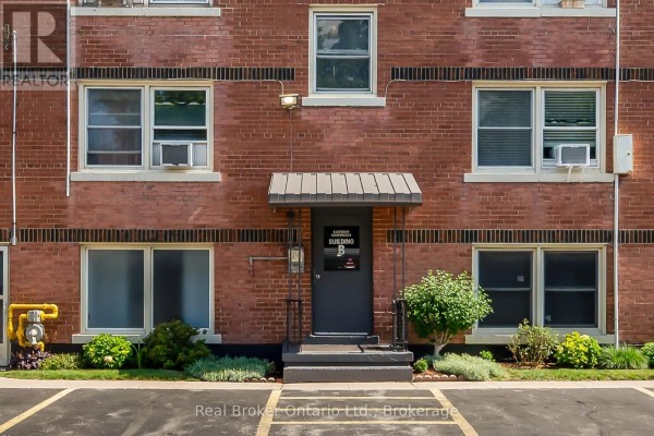 Kitchen - 312b - 5 East 36th Street, Hamilton, ON L8V3Y6 Photo 4