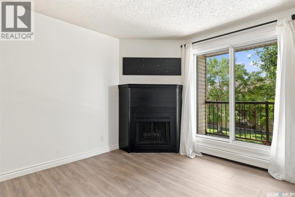 Living room - 312b 4040 8th Street E, Saskatoon, SK S7H5L4 Photo 4